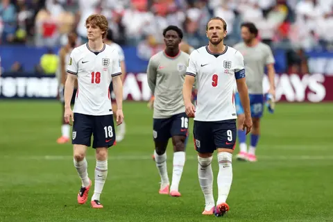 جاري نيفل يثير الجدل: تعادل إنجلترا مع غانا أفضل من رباعية كرواتيا في كأس العالم
